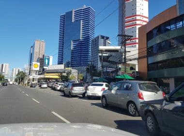 Medo de desabastecimento provoca filas em postos de Salvador e congestiona tráfego