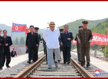 Coreia do Norte está comprometida com a desnuclearização, diz presidente sul-coreano