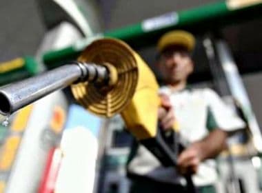 Preço da gasolina reduz 3 centavos após subsídios do governo 