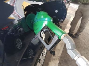 Preço de gasolina recua em 1,1% nas refinarias
