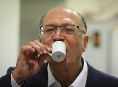 No Twitter, Alckmin faz piada com Bolsonaro 'fugindo' de debates eleitorais