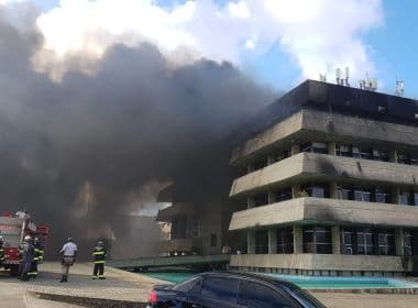 Incêndio atinge prédio da Assembleia Legislativa da Bahia; veja vídeo