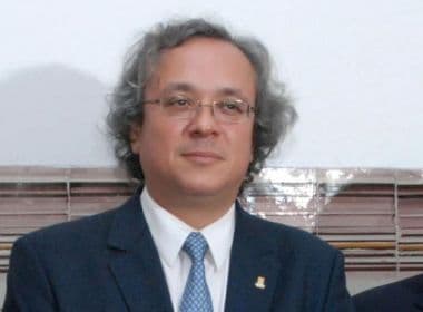 João Carlos Salles é oficializado como reitor da Ufba por mais quatro anos