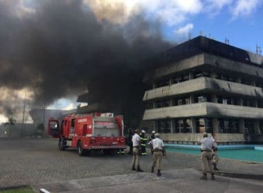 AL-BA gasta R$ 67,9 mil em retirada do entulho do andar que pegou fogo