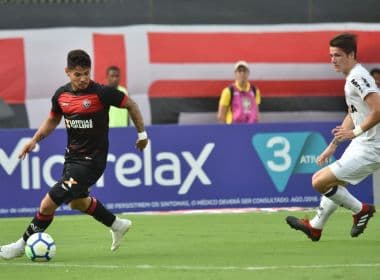 Com gol de Léo Ceará, Vitória bate o Atlético-MG e deixa o Z-4