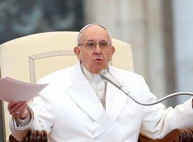Papa convoca reunião extraordinária para discutir abusos sexuais