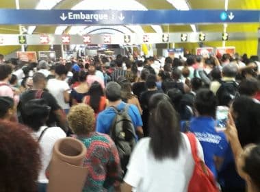Falha restringe acesso no metrô e provoca aglomeração em estações