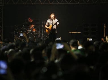 Lenine reage a manifestação anti-Bolsonaro durante show em Salvador