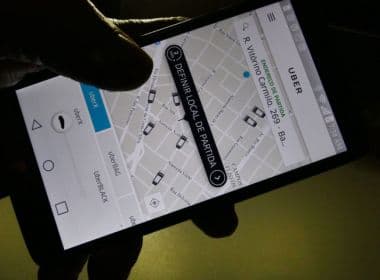 Por boa relação com taxistas, prefeitura deixa vereadores reformarem projeto pró-Uber