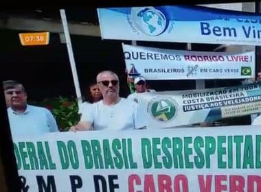 Família de velejador baiano preso em Cabo Verde realiza manifestação em Salvador