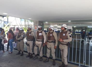 Policiais reforçam segurança na AL-BA e impedem entrada de servidores