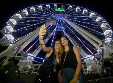 Roda-gigante é alvo de selfies no Festival Virada Salvador