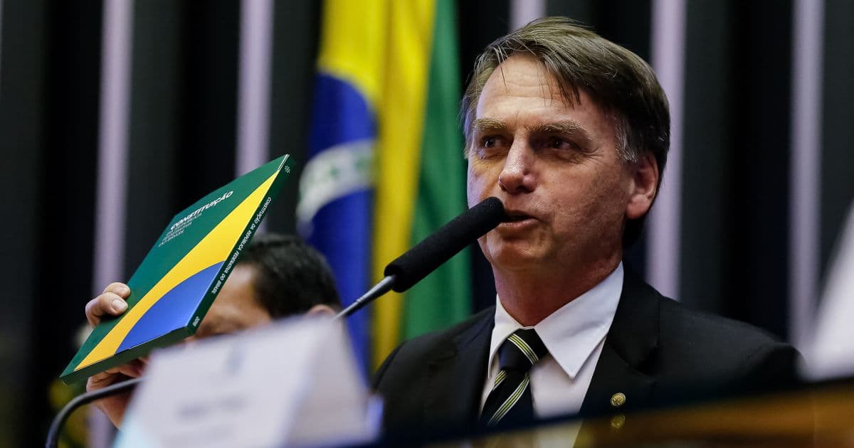 Governo Bolsonaro não permite entrada de celulares em audiências com presidente