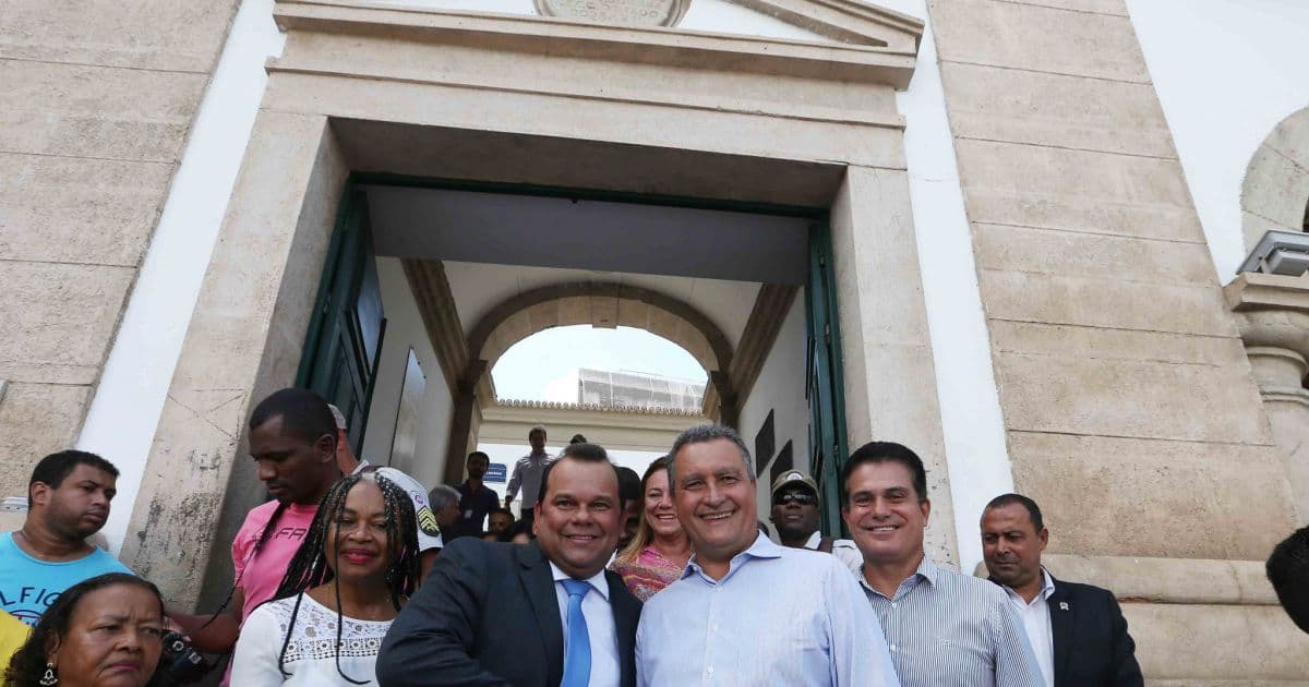 Ao lado de aliados, Rui Costa faz visita de cortesia à Câmara de Salvador