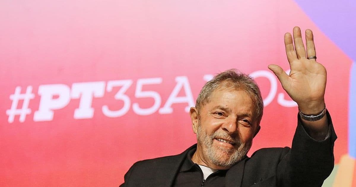 Corpo do irmão de Lula é enterrado sem ex-presidente