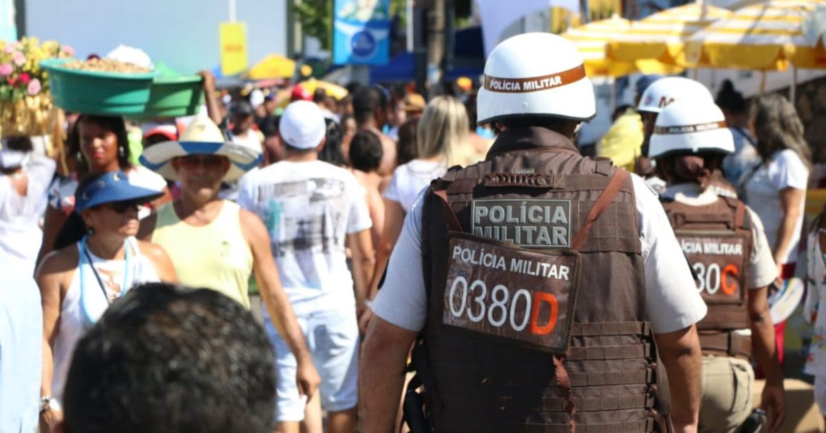 Polícia monta operação de revistas e abordagens durante Festa de Iemanjá