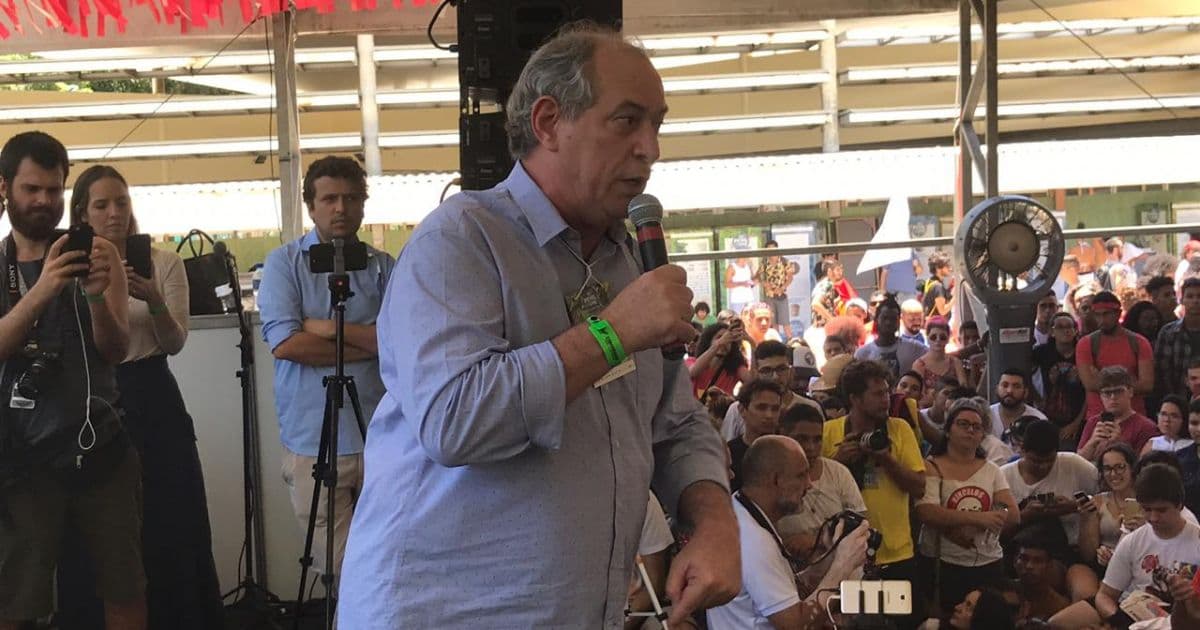 Ciro Gomes é hostilizado em evento da UNE em Salvador e reage: 'Lula tá preso, babaca'