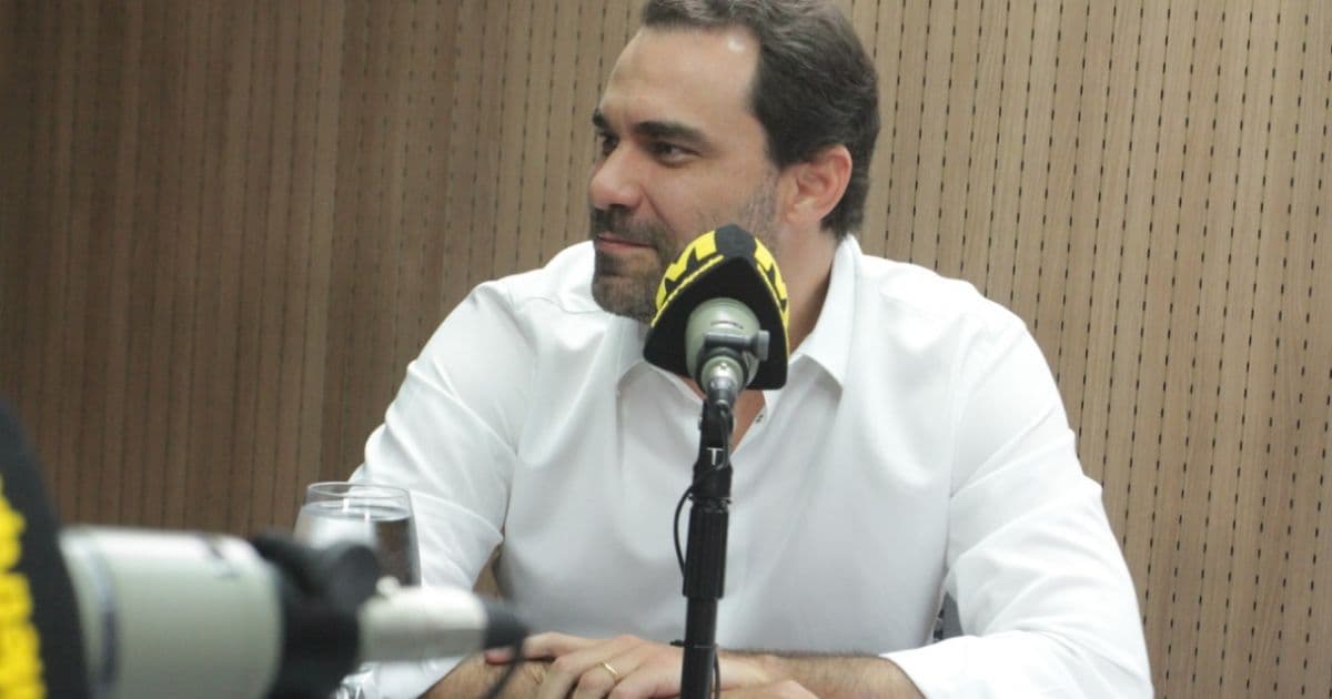 Gualberto não saiu da política e 'espera uma oportunidade na majoritária', diz Adolfo