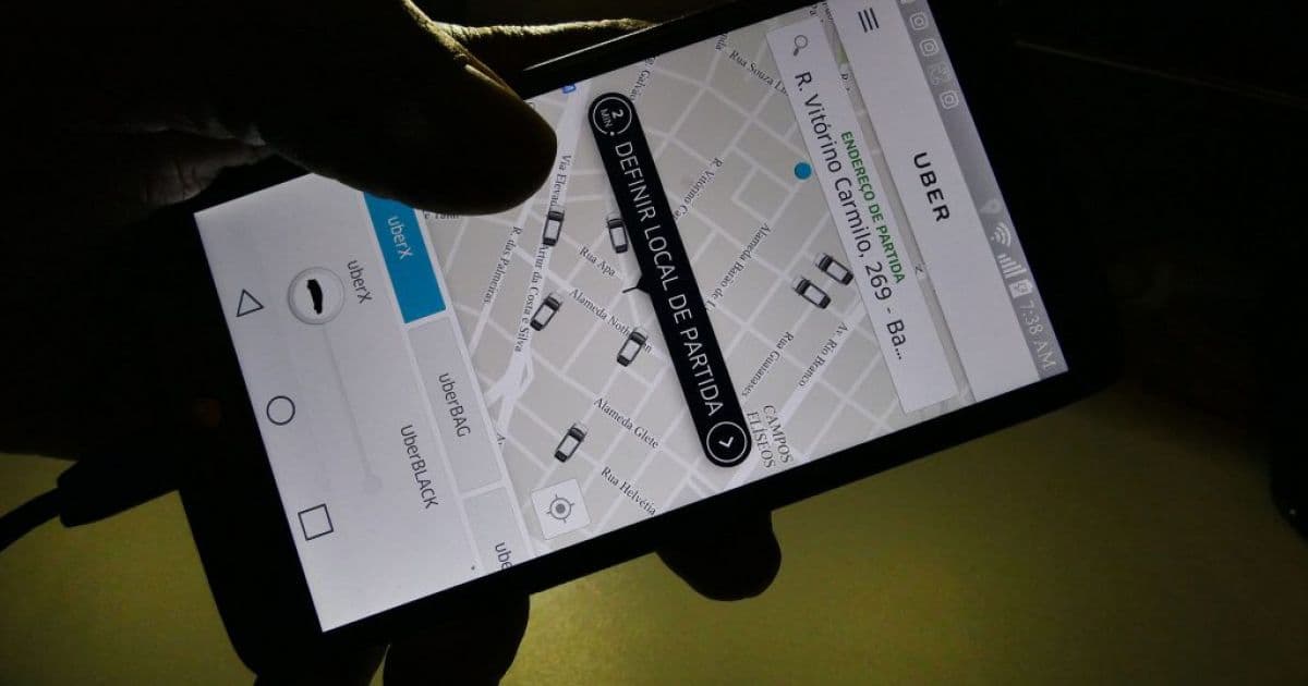 Câmara decide esperar proposta para taxistas para votar regulamentação de apps