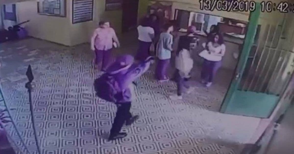 Vídeo de câmera de segurança mostra começo de ação de atiradores em escola paulista