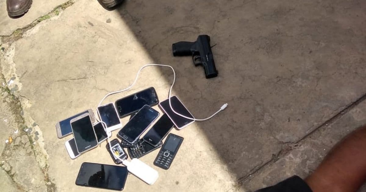 Polícia alcança assaltantes e recupera 13 celulares roubados na Boca do Rio