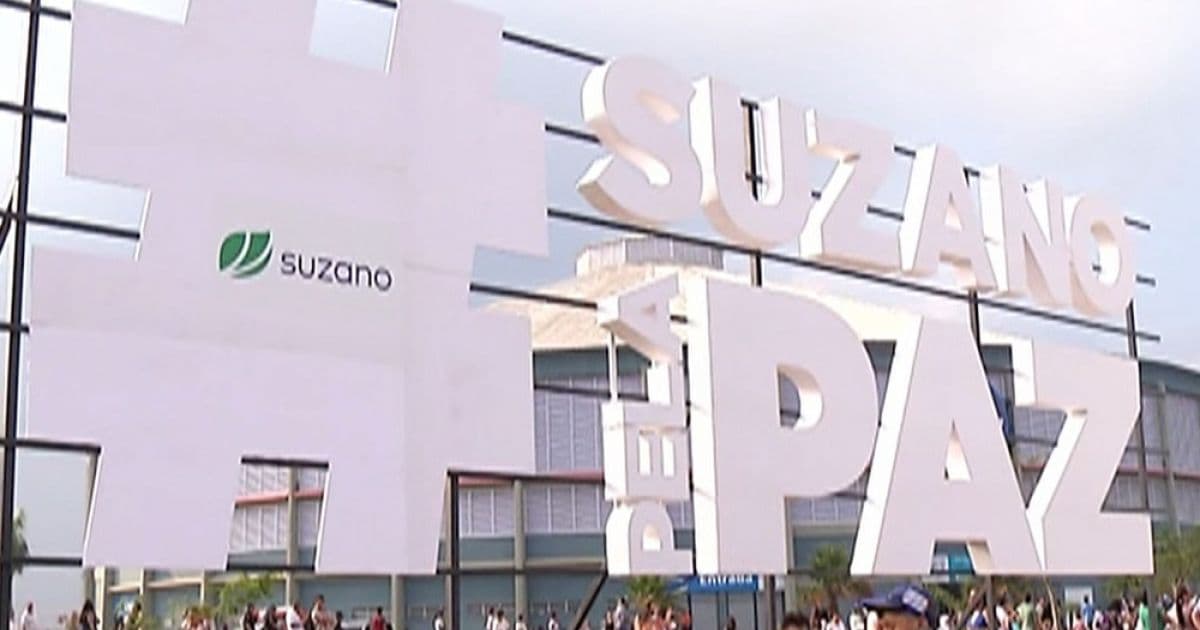 Em Suzano, 20 mil pessoas participam de ato pela paz um mês após tragédia