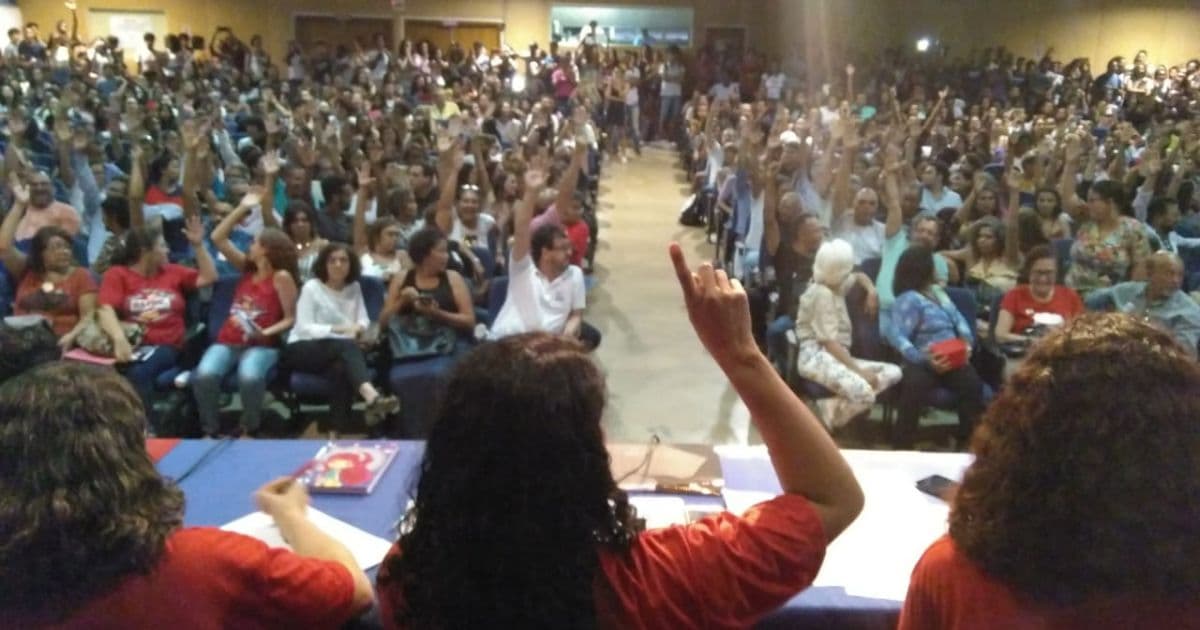 No 14º dia de greve, professores universitários esperam proposta do governo