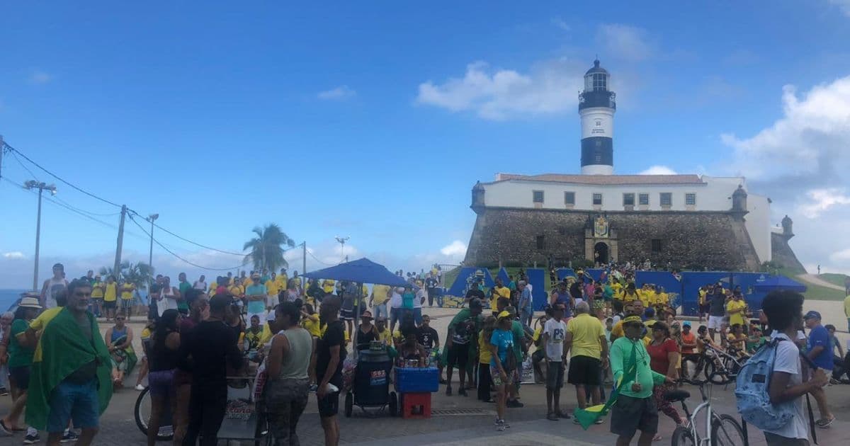 Movimentação de manifestantes é baixa em concentração de ato pró-Bolsonaro na Barra