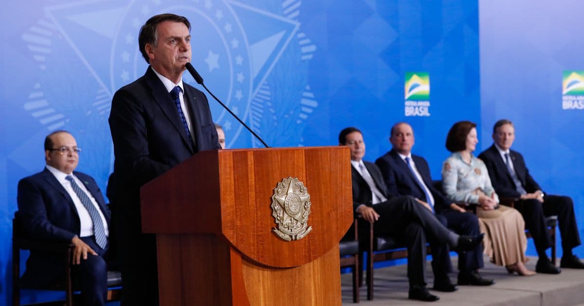 Bolsonaro revoga decretos de armas, mas envia projeto ao Congresso para mudar legislação