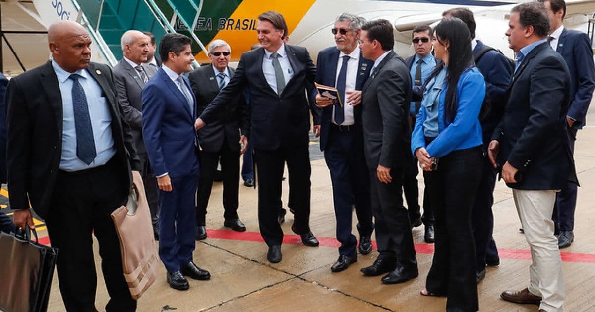 Bolsonaro desembarca em Vitória da Conquista para inauguração de aeroporto