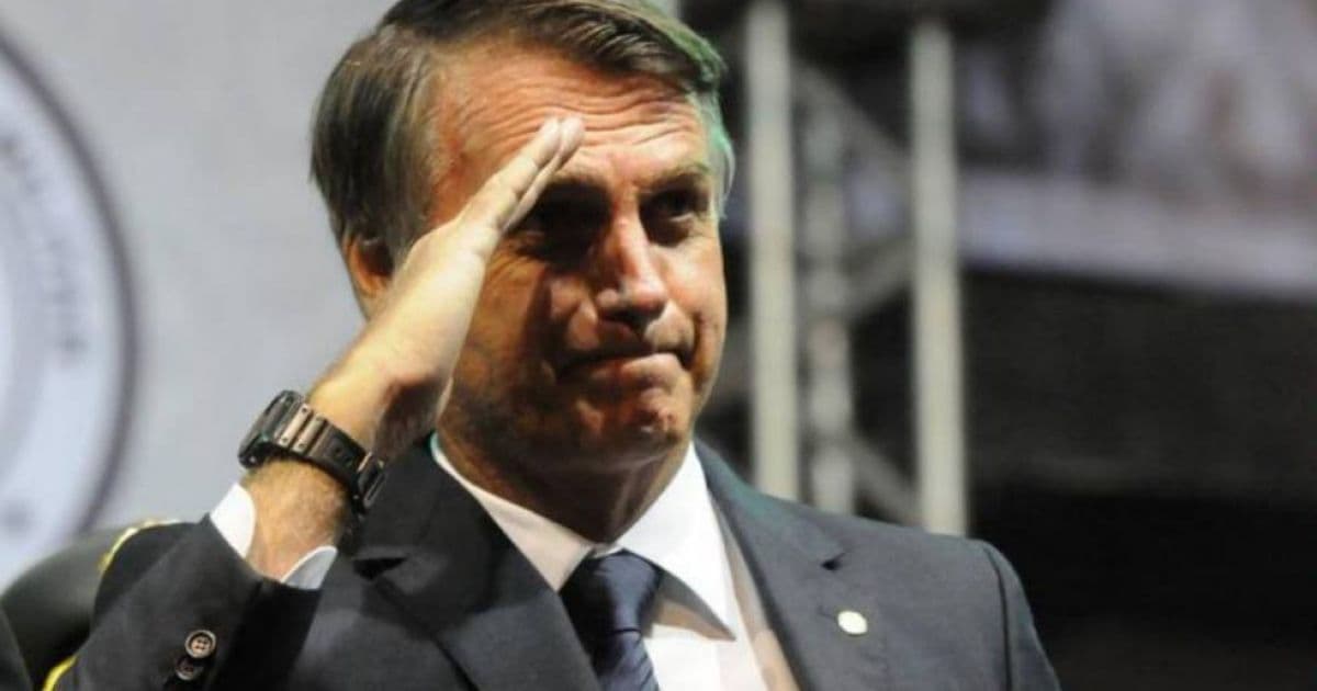 Bolsonaro chama de 'idiota' pergunta sobre carona de parentes em helicóptero da FAB