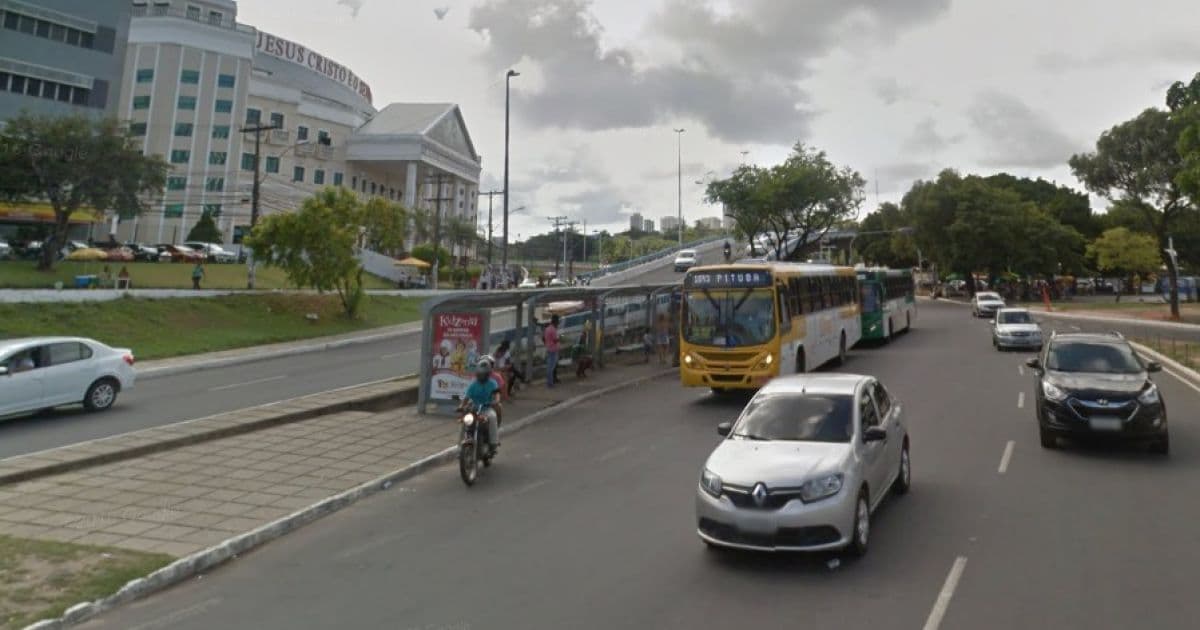 Obras do BRT alteram o tráfego na avenida ACM