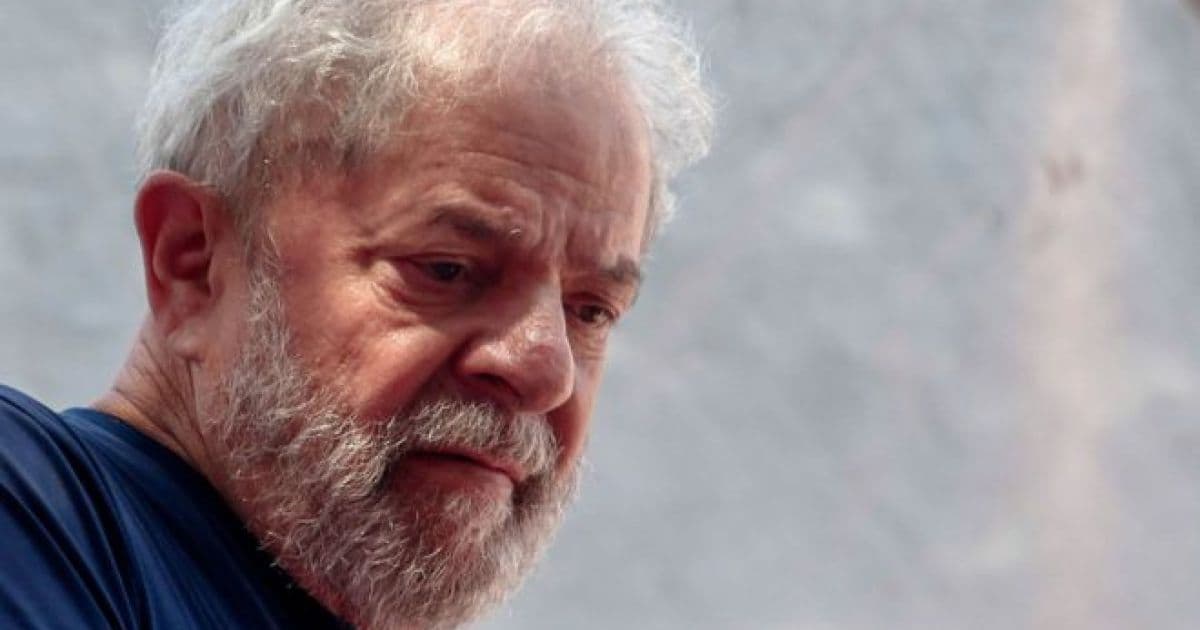 Família e namorada tem insistido para que Lula aceite cumprir pena em casa