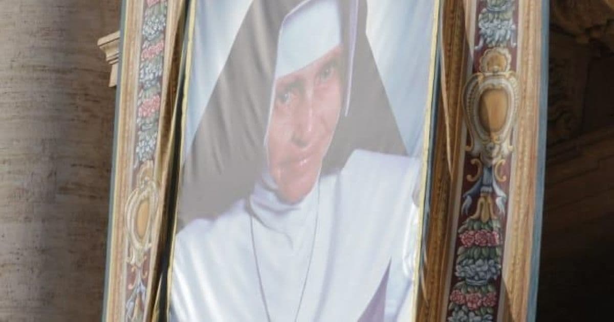 Irmã Dulce é canonizada no Vaticano e vira Santa Dulce dos Pobres