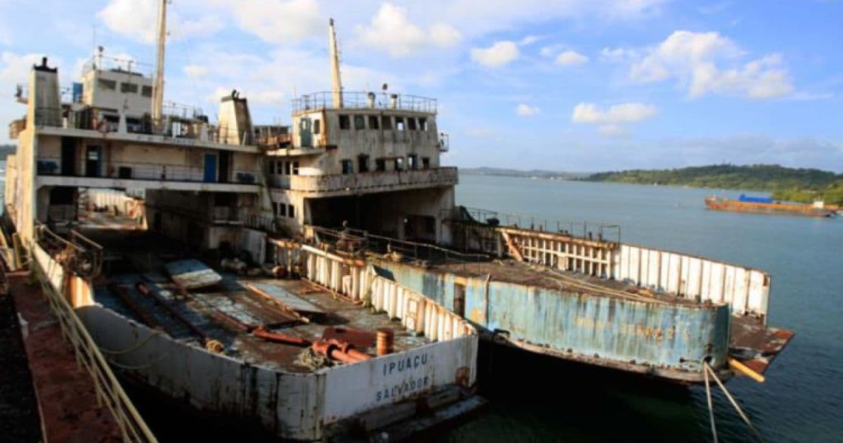 Afundamento de ferry boat na Baía de Todos-os-Santos é suspenso