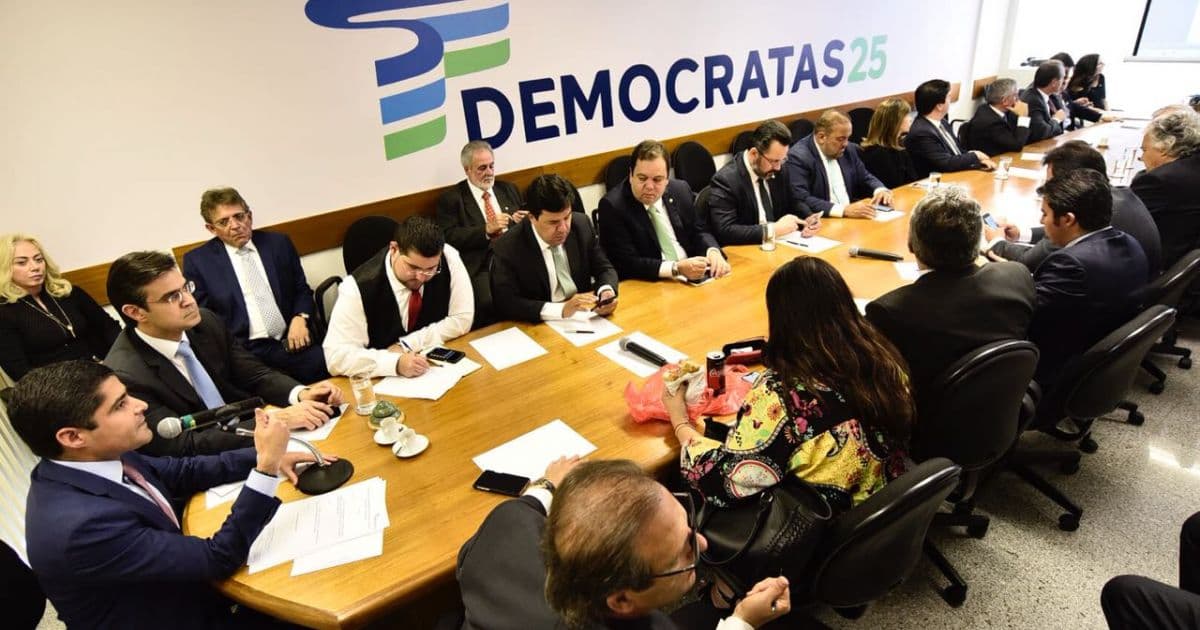 Cúpula do DEM quer sigla distante da nova crise de Bolsonaro e não descarta fusão com PSL