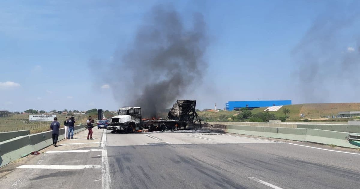 Assalto no Aeroporto de Viracopos deixa dois baleados e fecha rodovia em SP
