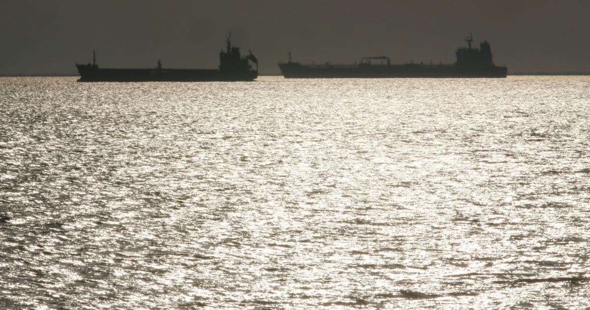 PF diz que navio grego é suspeito de derramamento de óleo no Nordeste