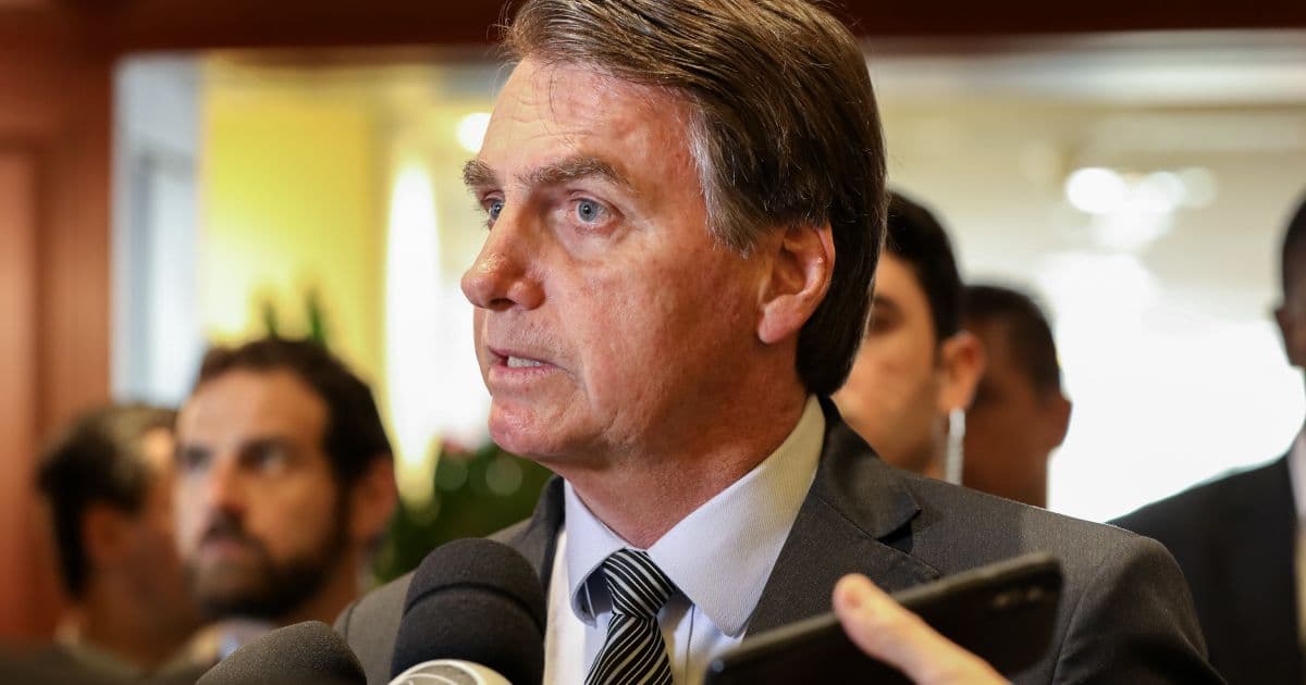 Bolsonaro sobre manchas de óleo no Nordeste: 'O pior está por vir'