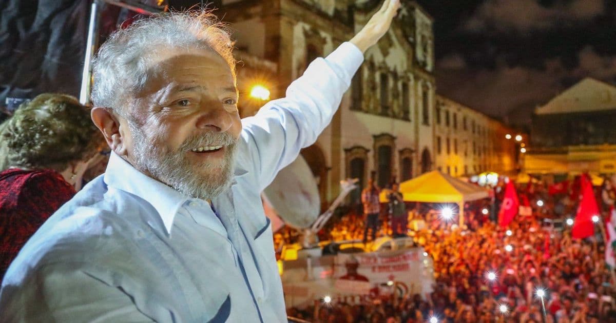 Presidente eleito da Argentina comemora liberdade de Lula