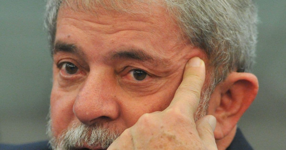 Relator no TRF-4 vota para aumentar pena de Lula no caso do sítio de Atibaia