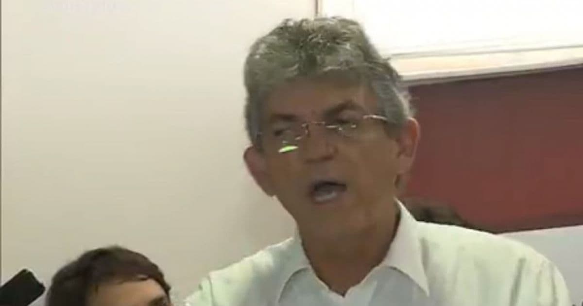 Ex-governador da Paraíba se diz surpreso por mandado de prisão e vai apressar retorno ao país