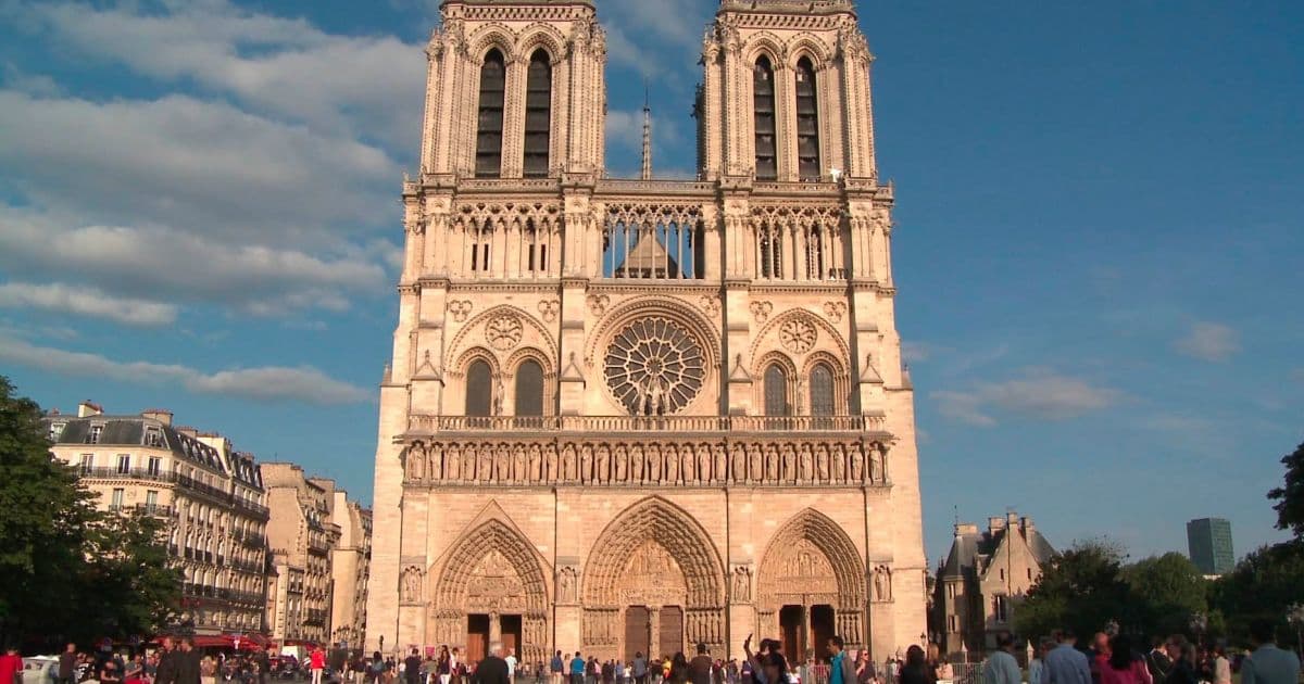 Pela primeira vez em 200 anos, Notre Dame não recebe celebração de Natal