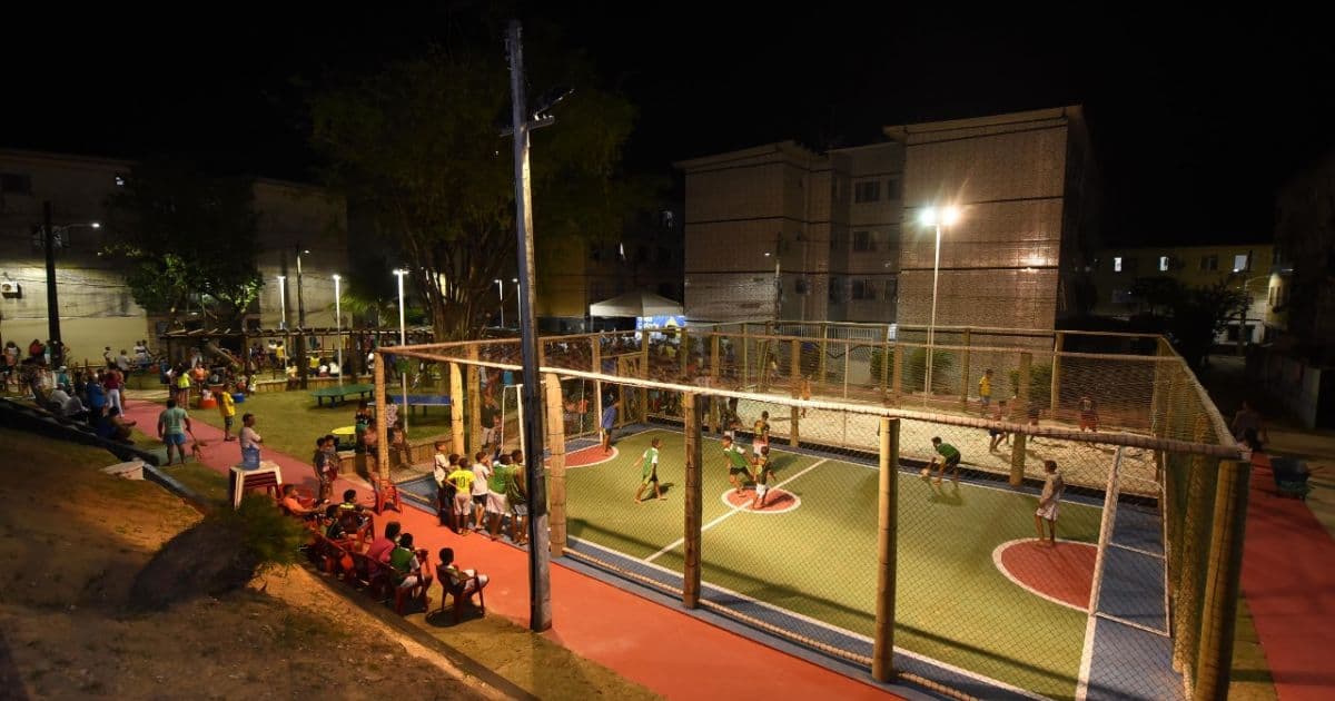 Moradores de Pau da Lima ganham praça com parque, miniquadra e pista de cooper