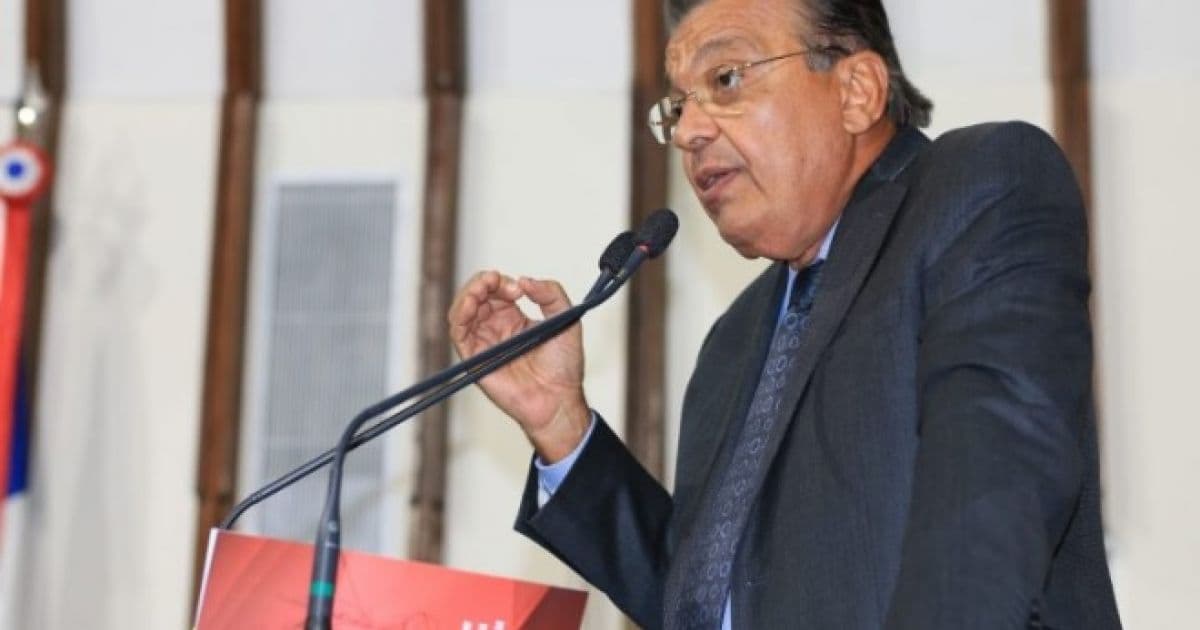 'A minha vontade é passar o bastão', diz Targino Machado sobre liderança da oposição