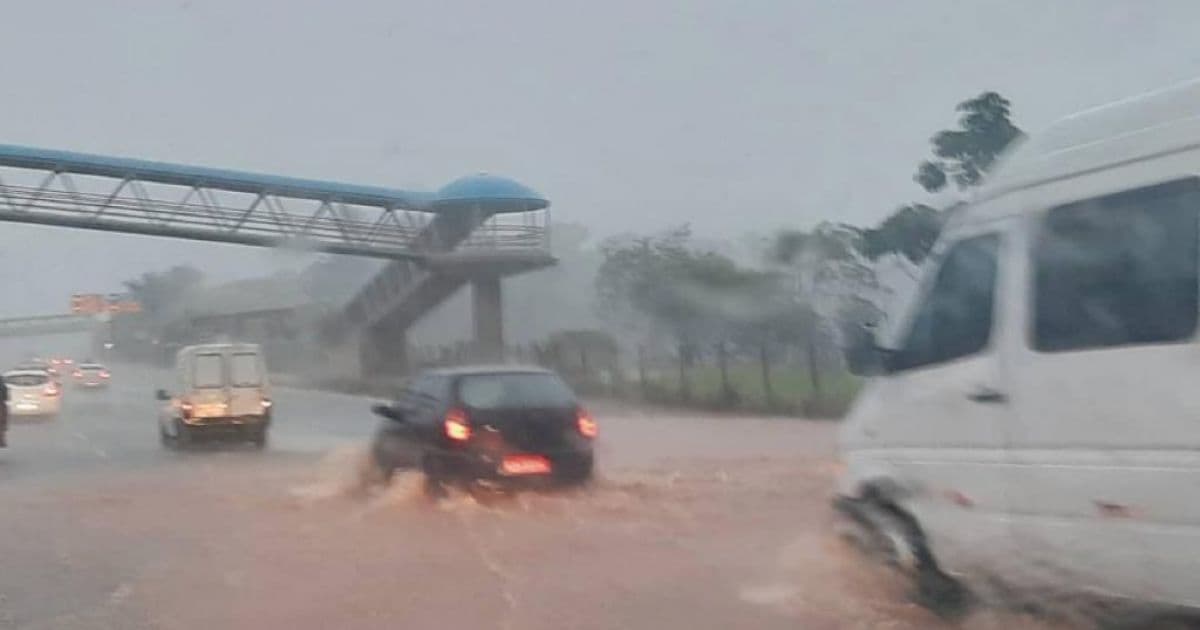 Salvador registra madrugada de chuva intensa; Codesal alerta para risco de alagamento