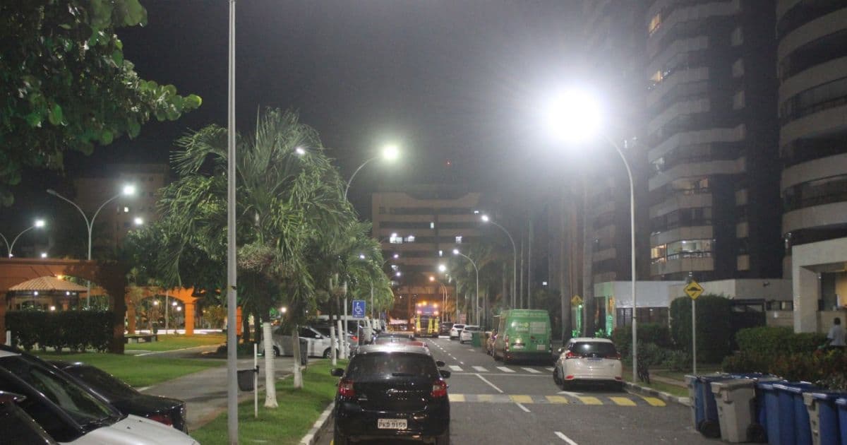 Com investimento de R$ 2,7 milhões, prefeitura melhora iluminação na Pituba 