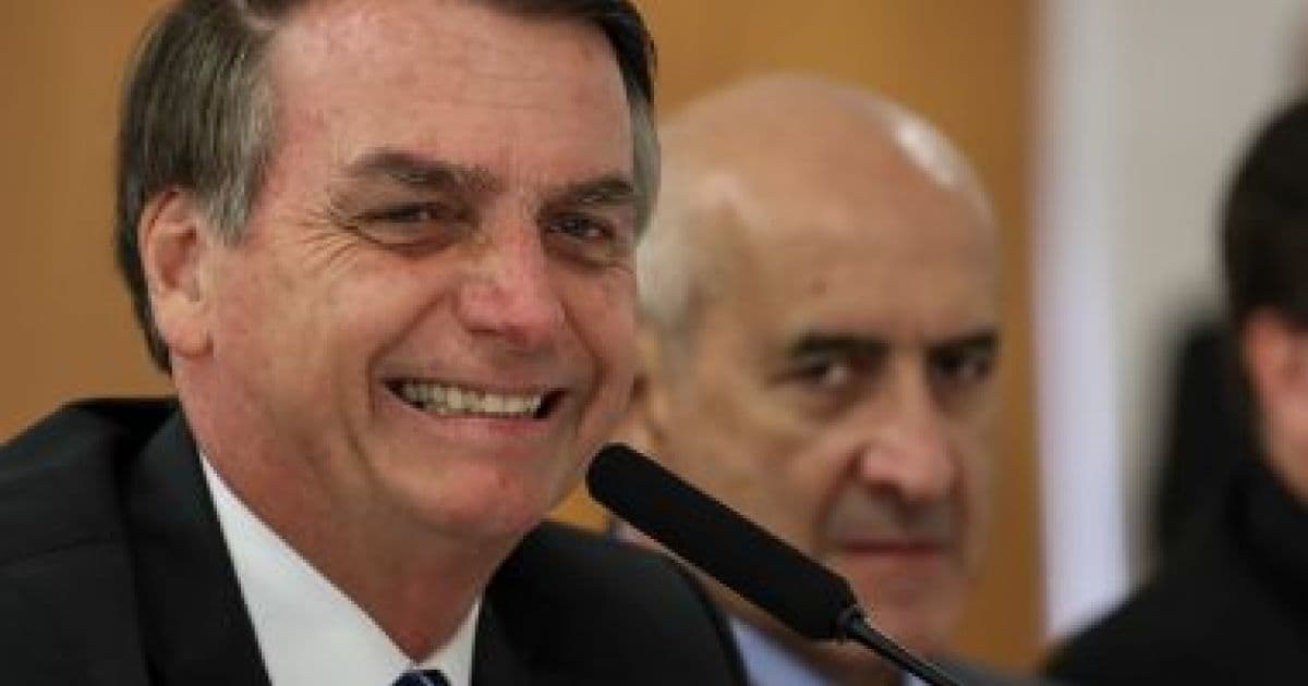 Bolsonaro afirma que segundo teste para coronavírus deu negativo