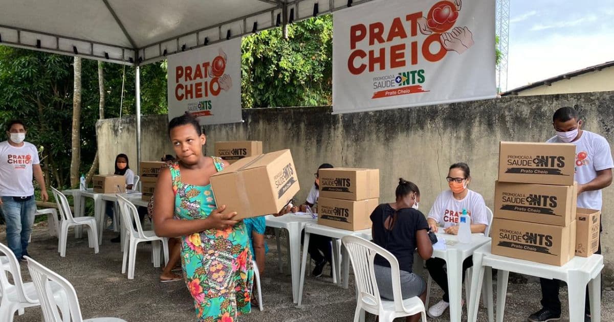 Instituto realiza doação de alimentos e álcool gel para moradores de Valéria