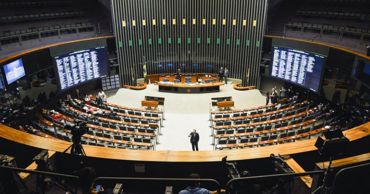 Câmara dos Deputados aprova PEC que cria 'orçamento de guerra' para pandemia